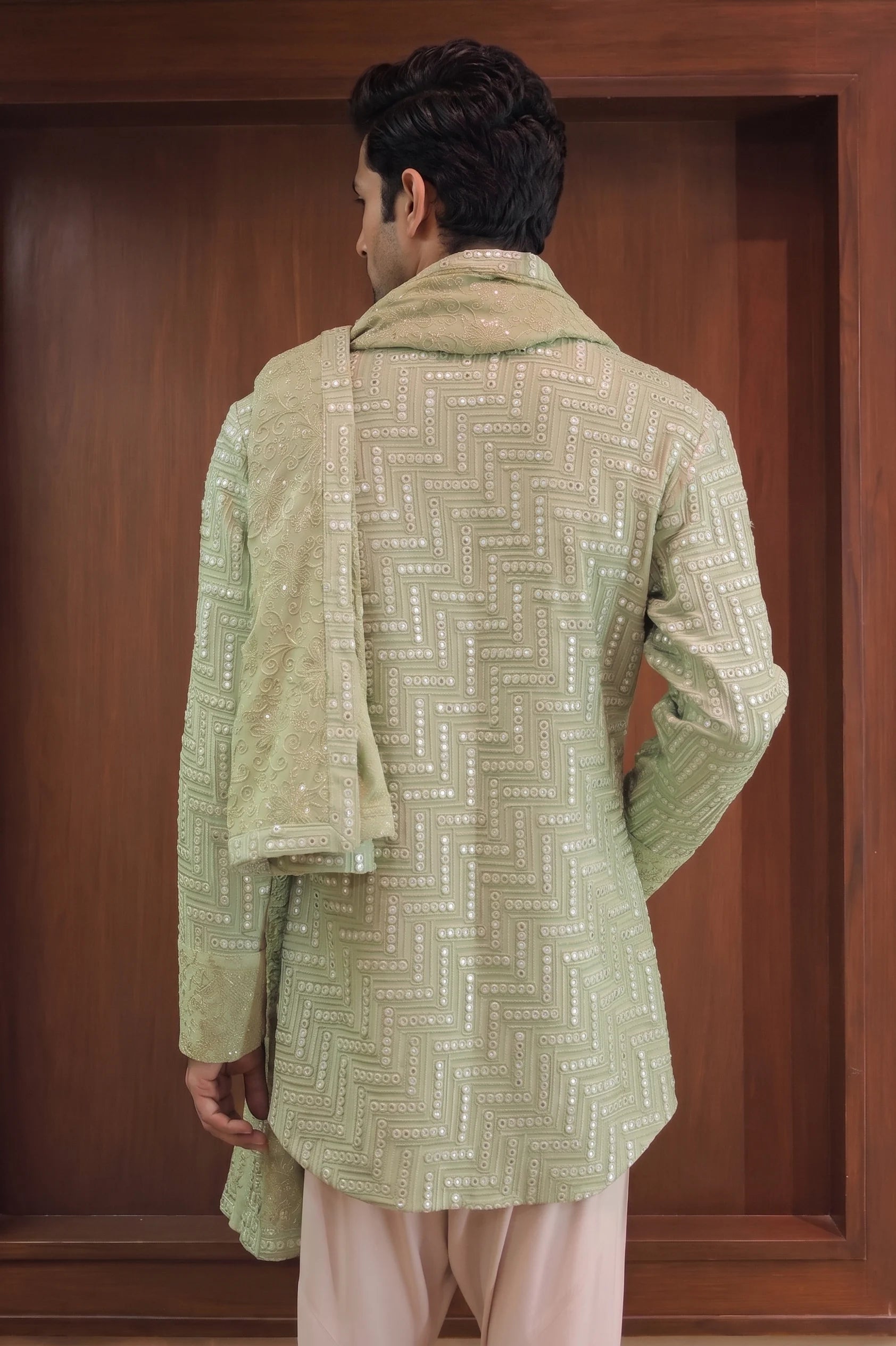 Mehfil Green Embroidered Kurta with Stole – stole detail | Char Chaand
