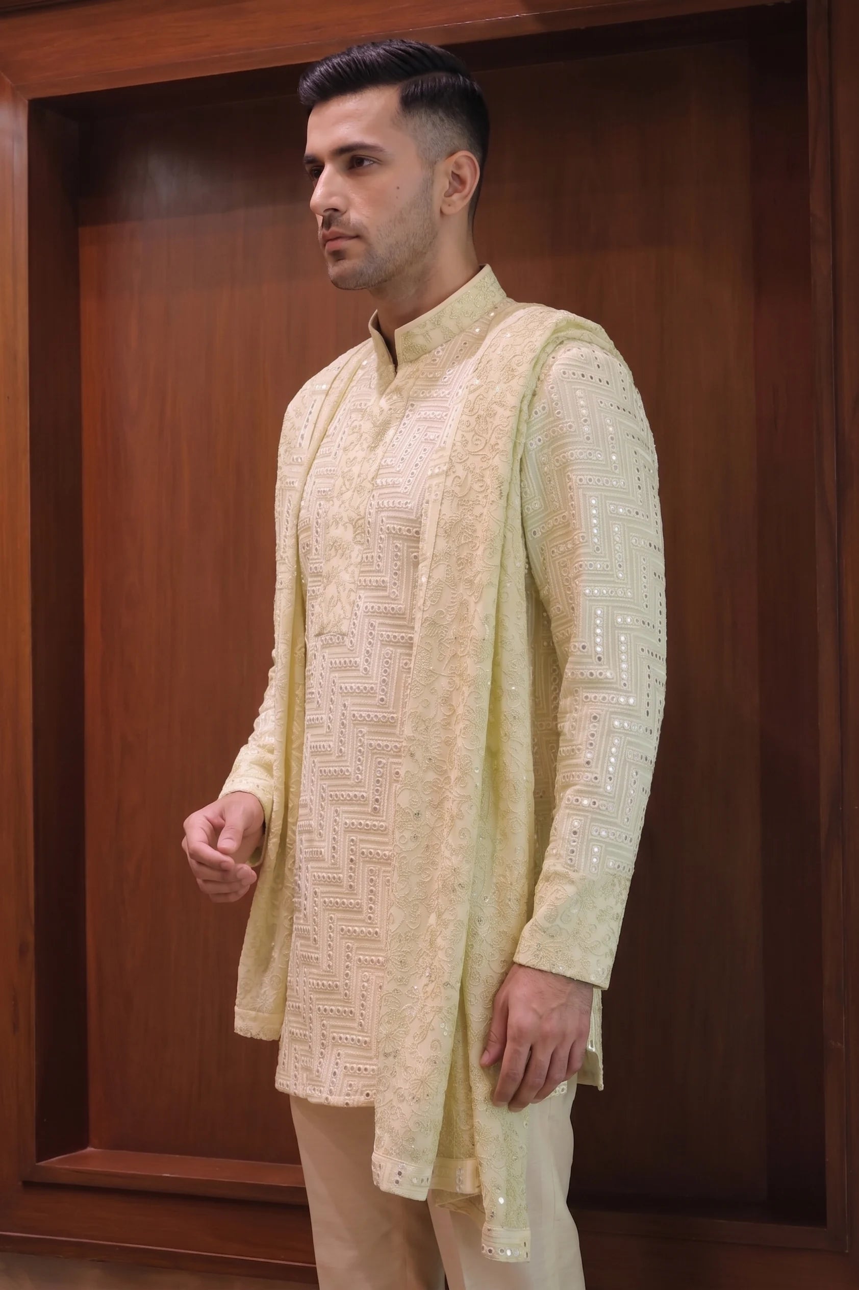 Noor-e-Lemon Embroidered Kurta with Stole – side view | Char Chaand