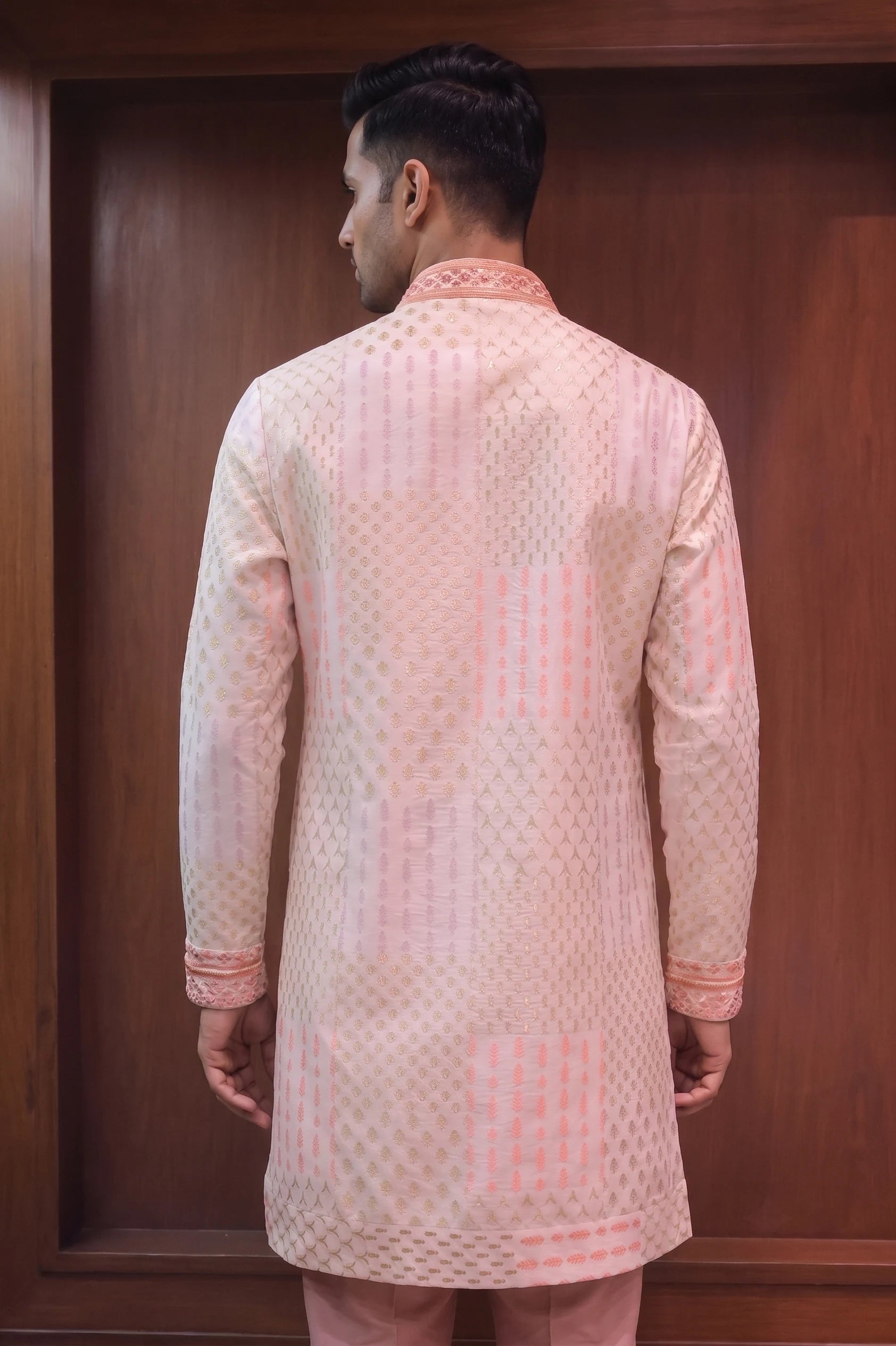Gulabi Rang Jacquard Ivory Kurta – embroidery detail | Char Chaand